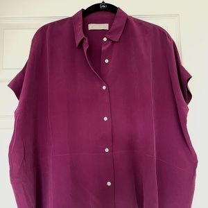 Everlane The Clean Silk Short-Sleeve Square Shirt in Berry